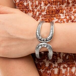 ❤️‍🔥5/$25❤️‍🔥 Desert Prosperity White Bracelet